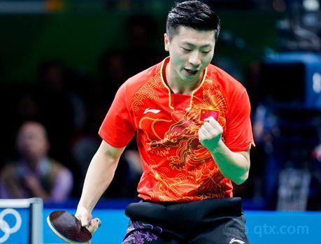 直坚定地站 直坚定地站