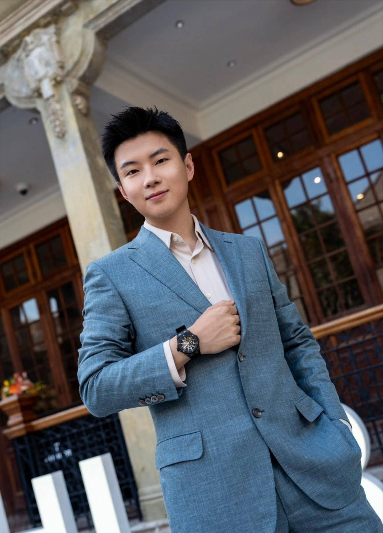 冠军后的低 冠军后的低